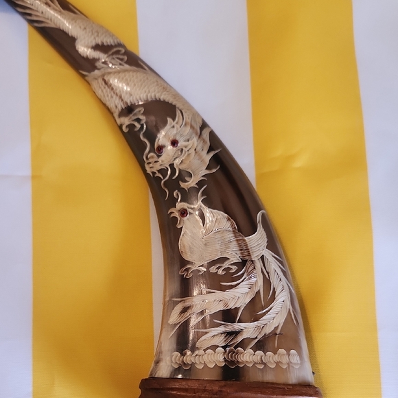 Decorative Brown Horn Accents - Picture 2 of 8